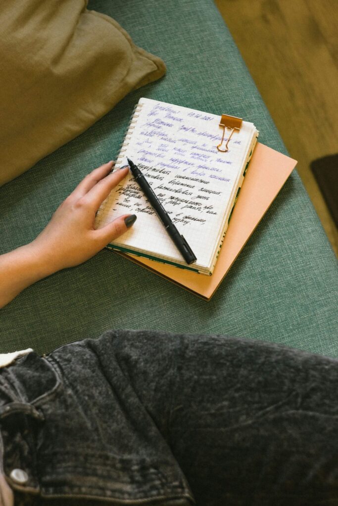 Brain dump exercise to declutter your thoughts and improve productivity