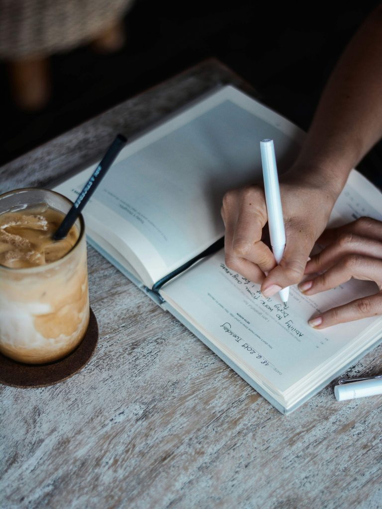 Journaling prompts for developing a growth mindset and self-awareness