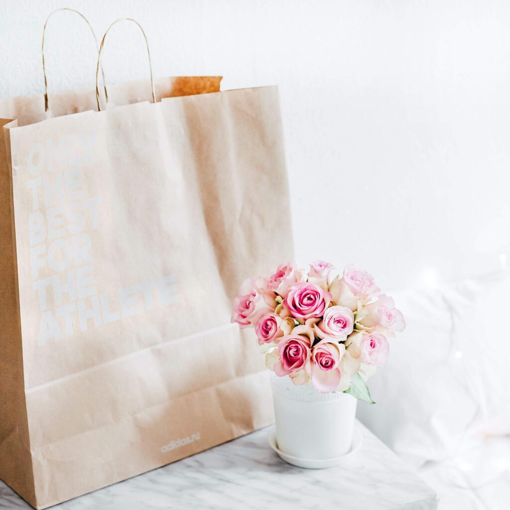Shopping bag & flowers - Singles' Day