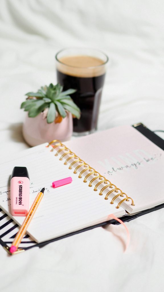 how to practice mindfulness for beginners journaling simple daily practice