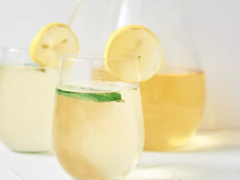 soothing chamomile iced tea