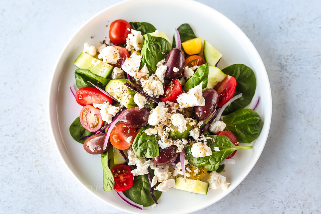 easy greek spinach salad