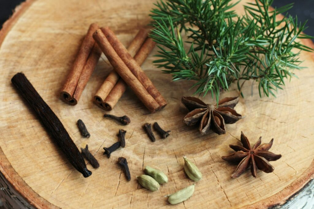 Cinammon, spruce and other holiday scents creating the perfect atmosphere for a mindful Christmas